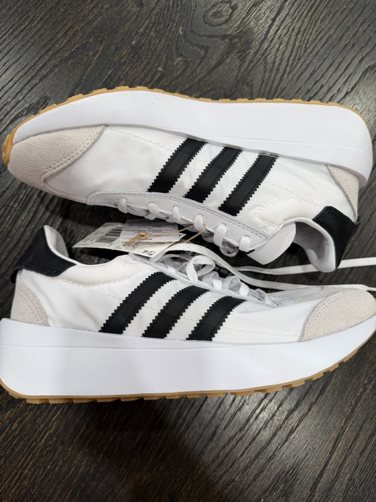 adidas Other - adidas originals COUNTRY 5.5